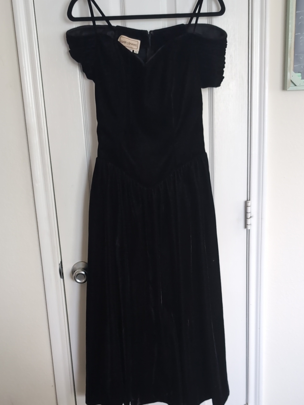 Karin stevens Black Off-Shoulder Velvet Maxi Dress